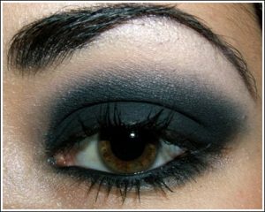 Makeup How To: The Classic ‘Smokey’ Eye
