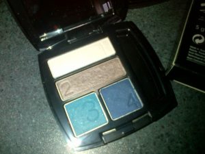 Avon True Colour Eyeshadow Quad – Glow Teal