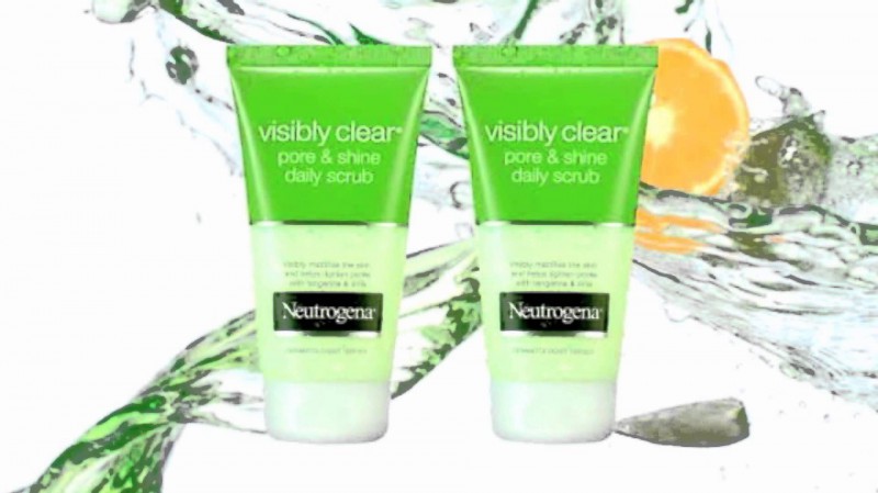 Neutrogena Visibly Clear Pore and Shine Daily Facial Scrub