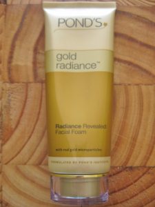 Ponds Gold Radiance Cleanser